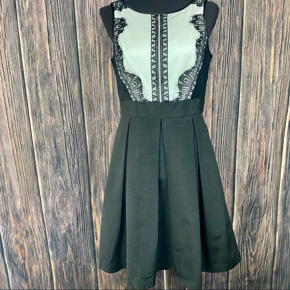 WHITE HOUSE BLACK MARKET Lace Fit & Flare Pleated Tuxedo Dress with Pockets